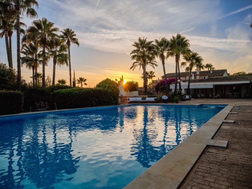 Content 5 sunset Mallorca pool and Hotel